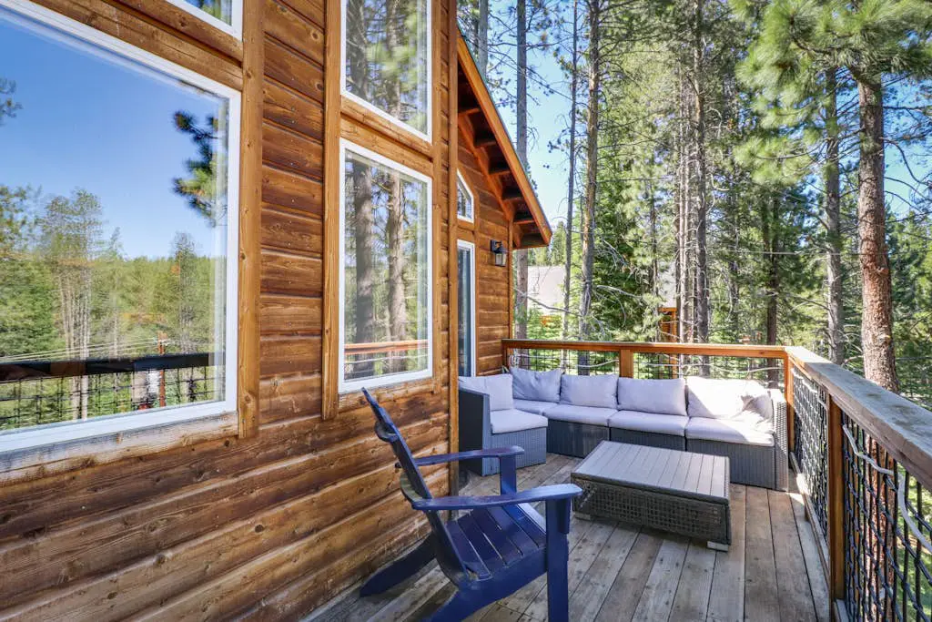 Spacious home near resorts with private hot tub, shared pool, & new furnishings