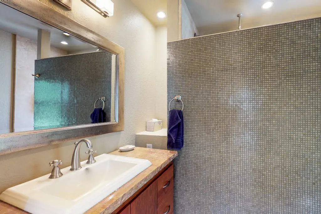 Spacious home near resorts with private hot tub, shared pool, & new furnishings