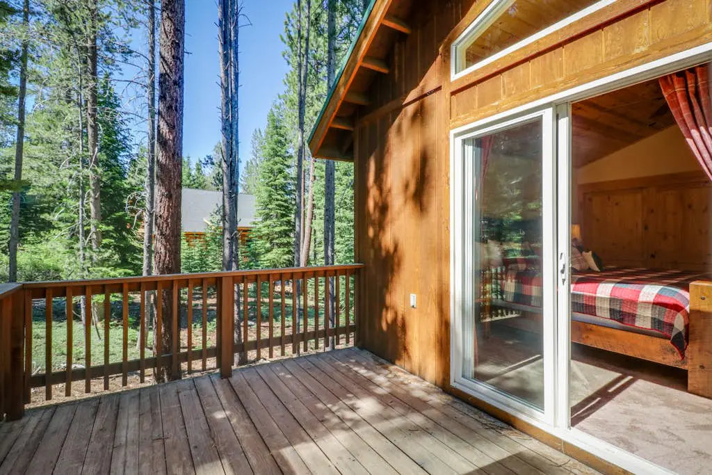 Spacious home near resorts with private hot tub, shared pool, & new furnishings