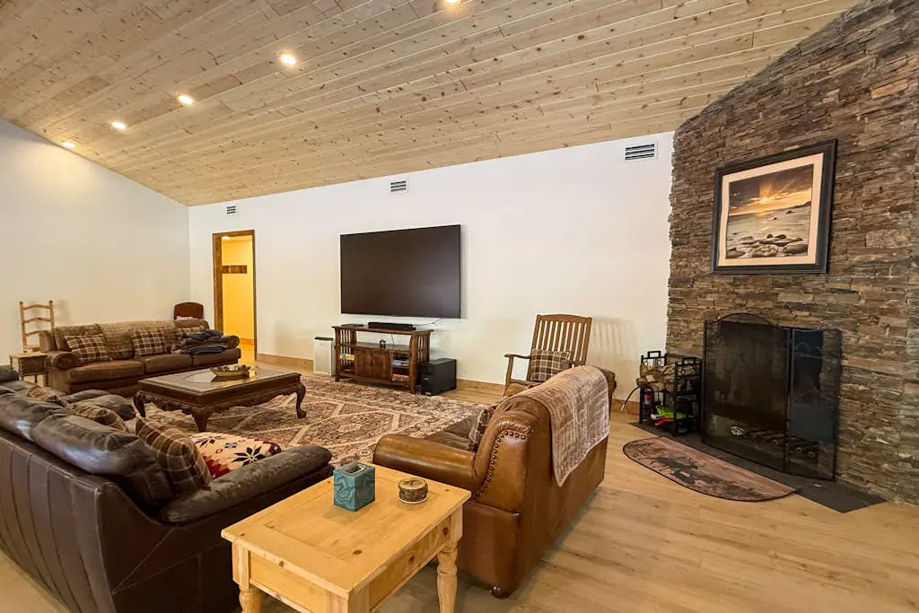 Lazy Bear Manor