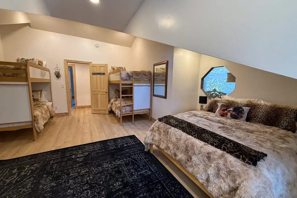 Lazy Bear Manor
