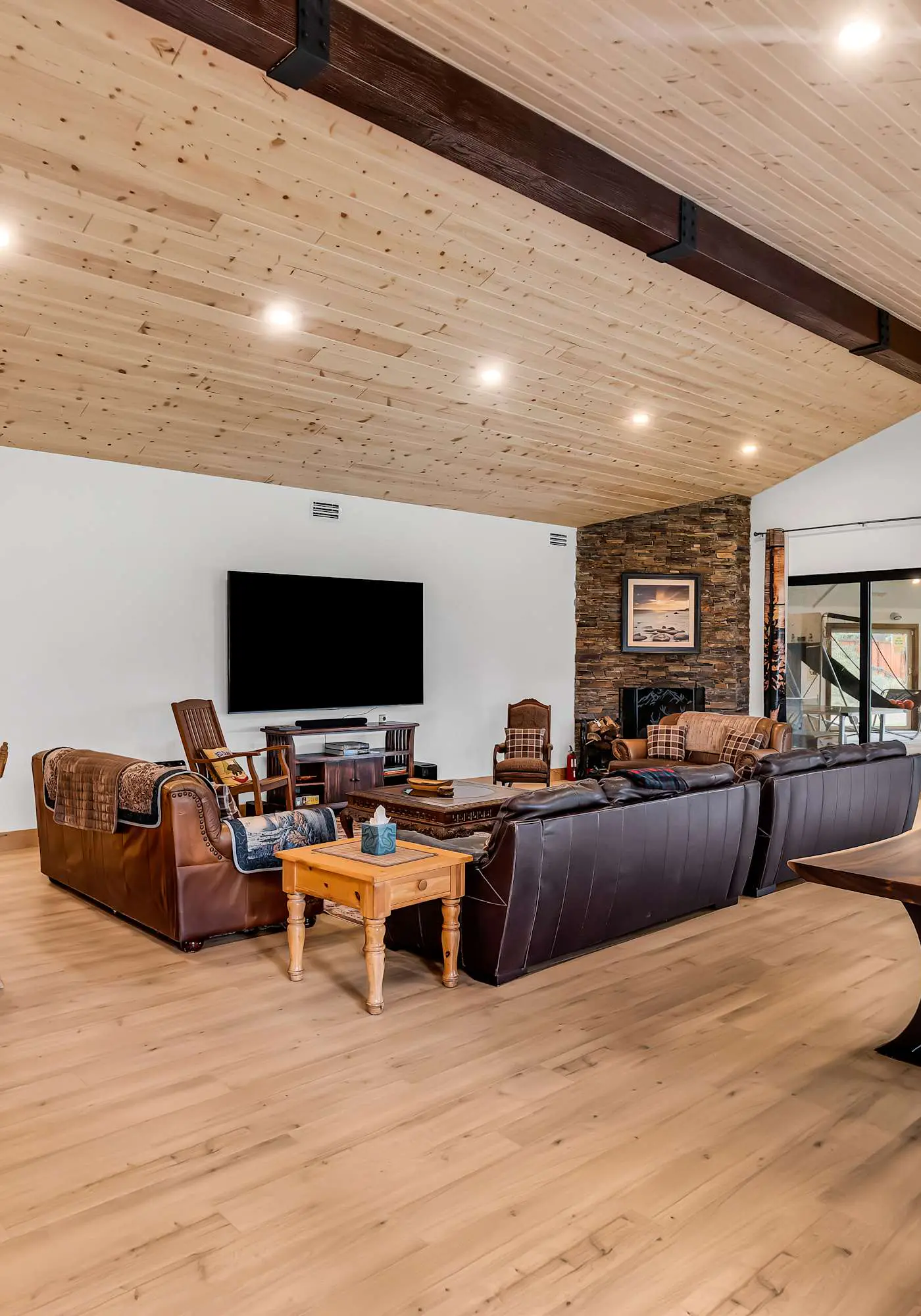 Large Luxury Estate Home on Golf Course with Private Indoor Heated Pool, Spa, Sauna