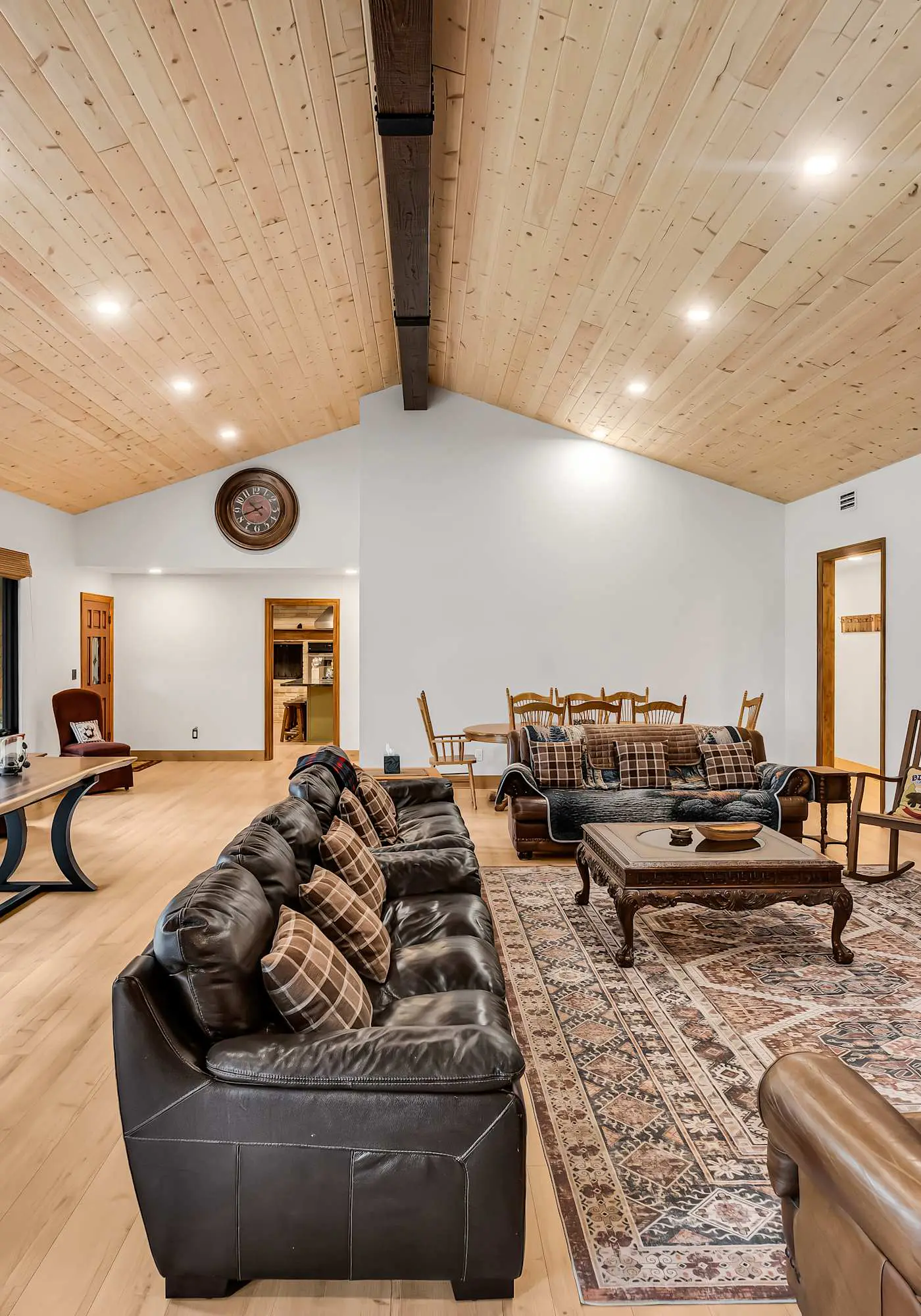 Large Luxury Estate Home on Golf Course with Private Indoor Heated Pool, Spa, Sauna
