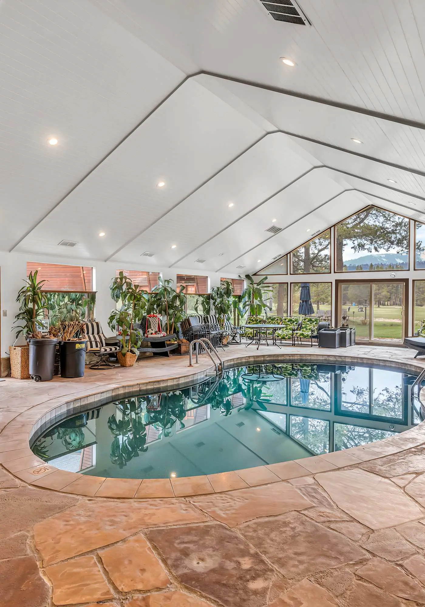 Large Luxury Estate Home on Golf Course with Private Indoor Heated Pool, Spa, Sauna