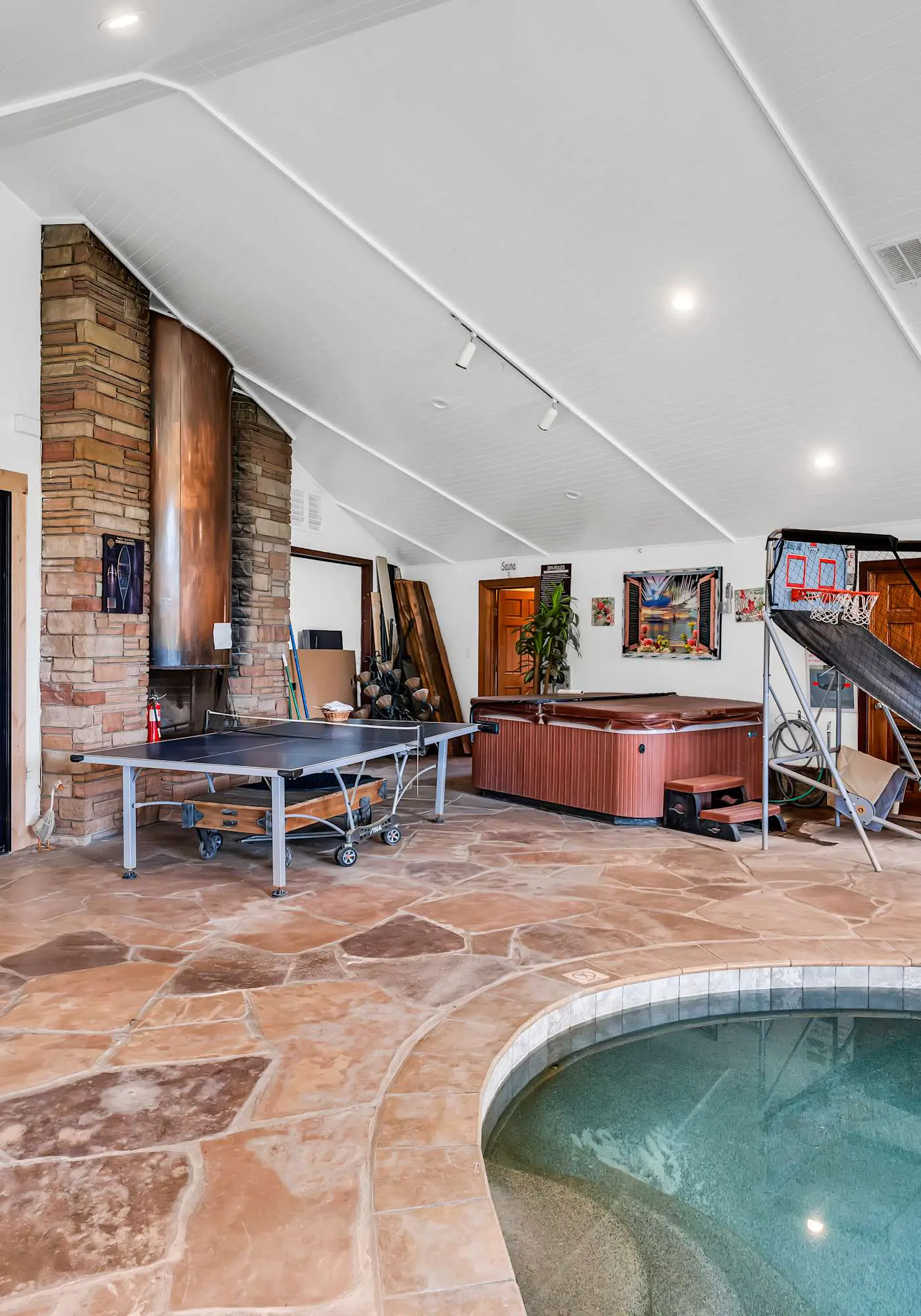 Large Luxury Estate Home on Golf Course with Private Indoor Heated Pool, Spa, Sauna