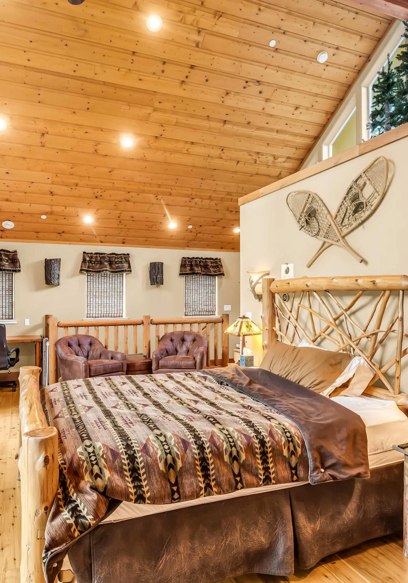 Large Luxury Estate Home on Golf Course with Private Indoor Heated Pool, Spa, Sauna