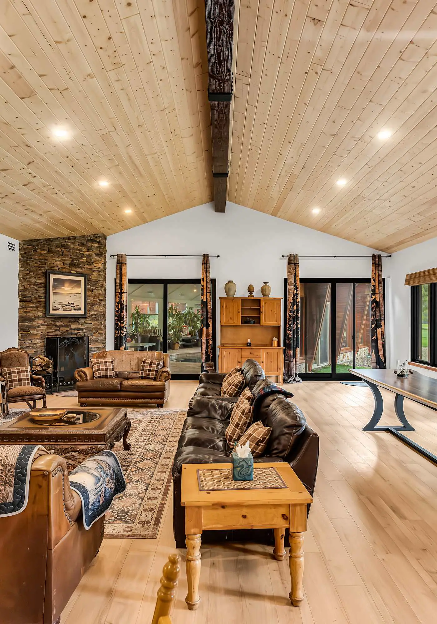 Large Luxury Estate Home on Golf Course with Private Indoor Heated Pool, Spa, Sauna