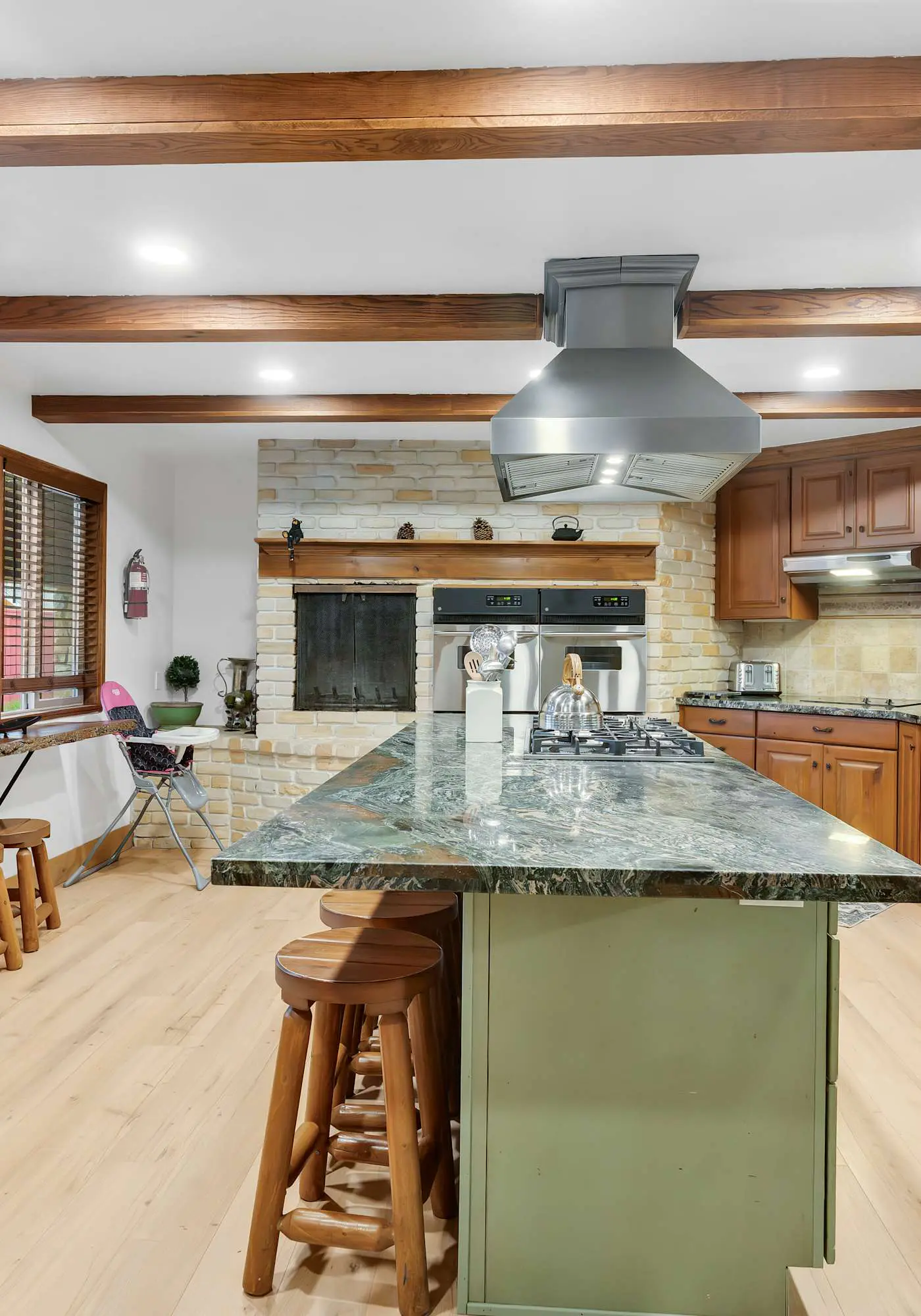 Large Luxury Estate Home on Golf Course with Private Indoor Heated Pool, Spa, Sauna
