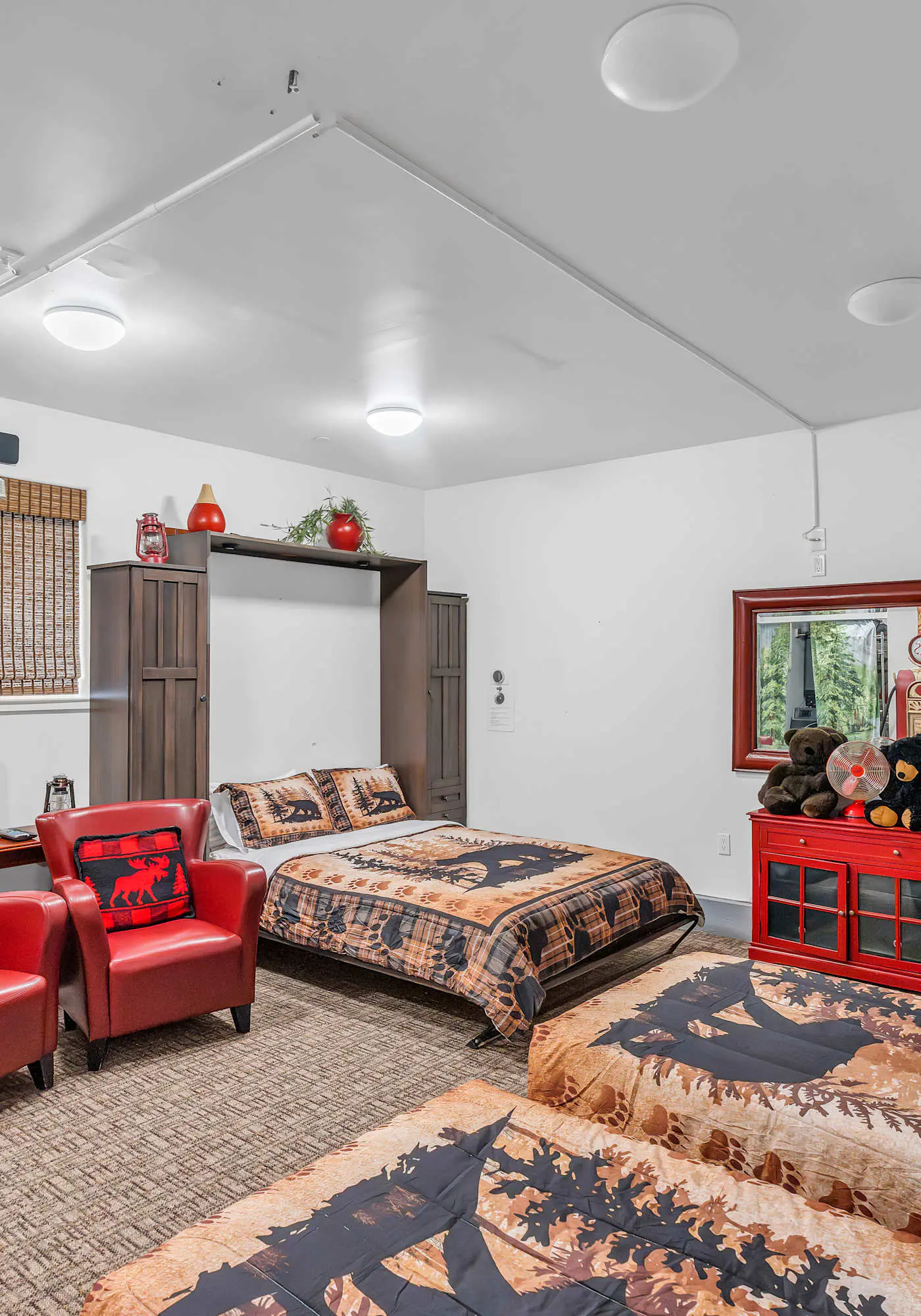 Large Luxury Estate Home on Golf Course with Private Indoor Heated Pool, Spa, Sauna