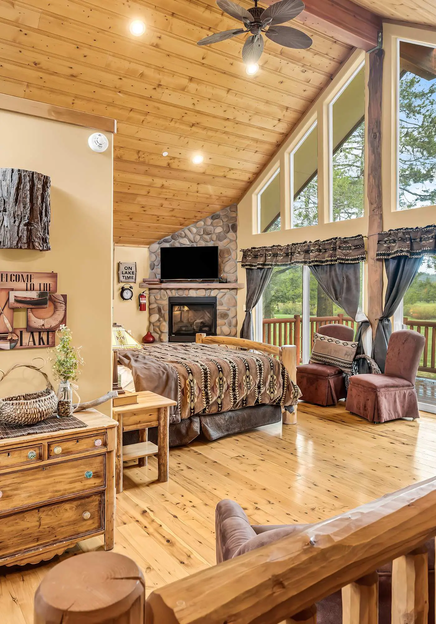 Large Luxury Estate Home on Golf Course with Private Indoor Heated Pool, Spa, Sauna