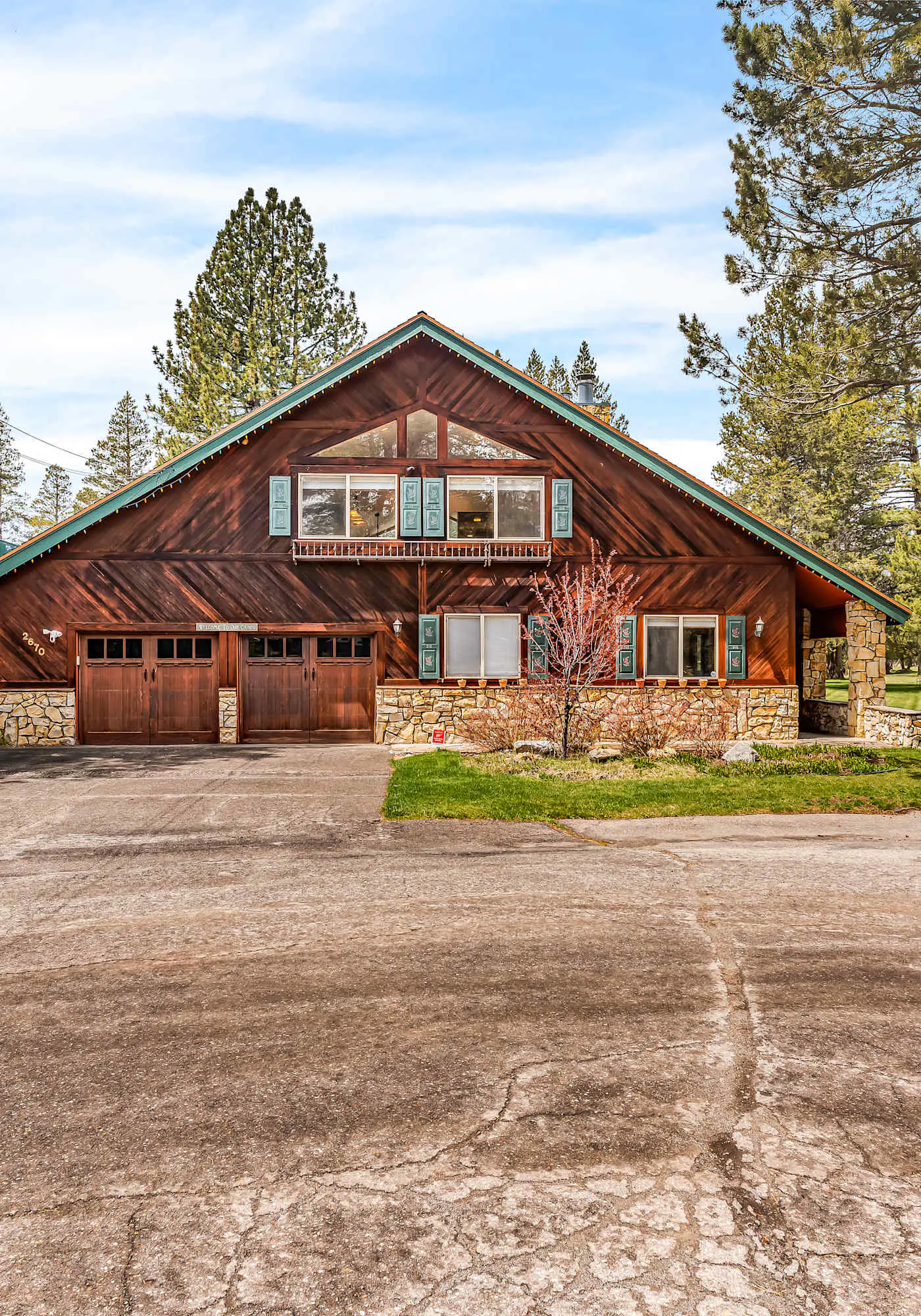 Large Luxury Estate Home on Golf Course with Private Indoor Heated Pool, Spa, Sauna
