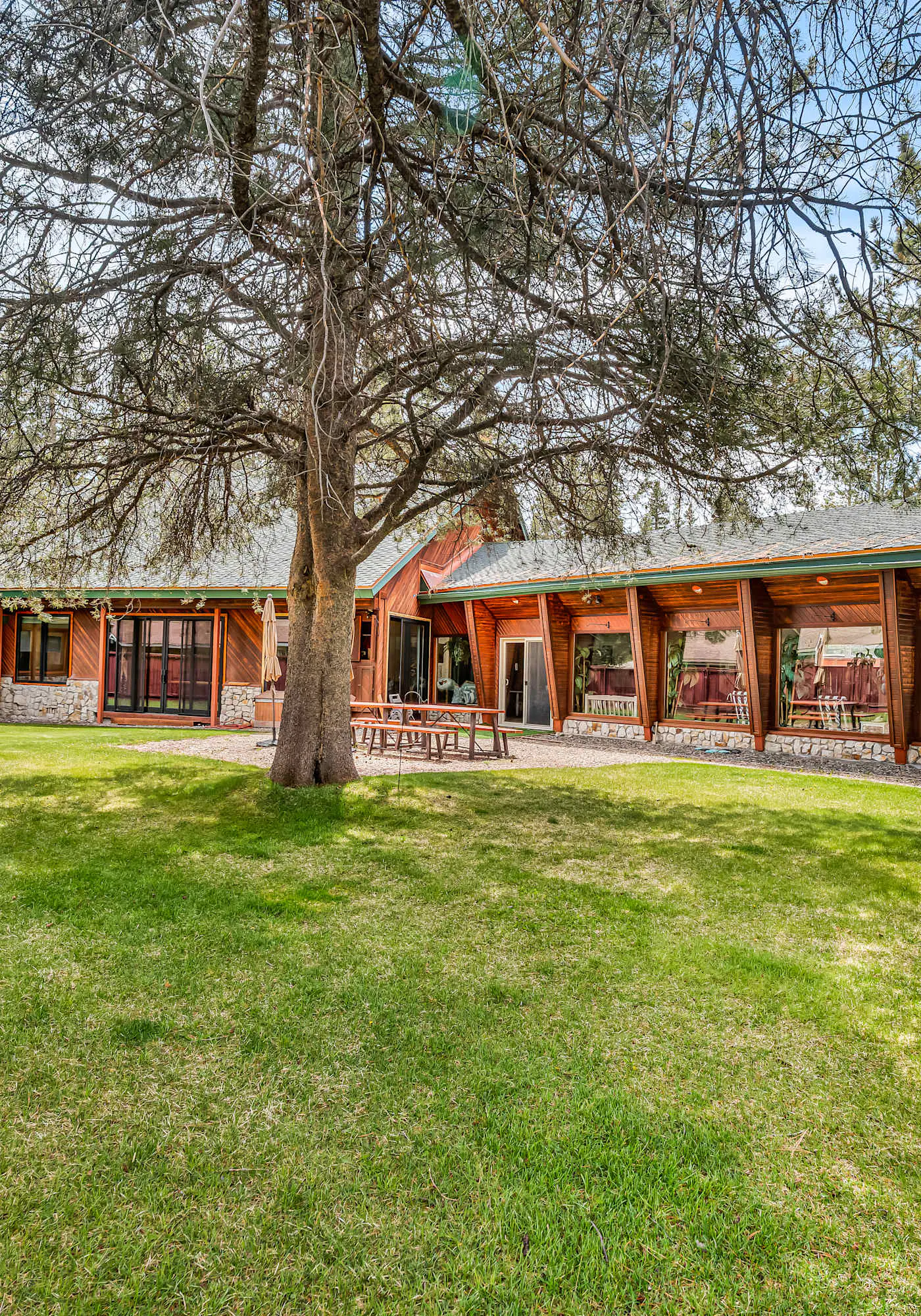 Large Luxury Estate Home on Golf Course with Private Indoor Heated Pool, Spa, Sauna
