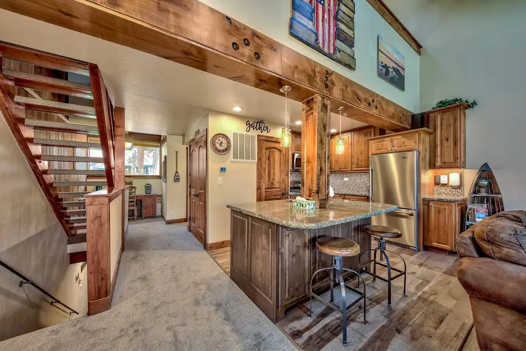 Luxurious Lakeland Village home with modern amenities and close to lake