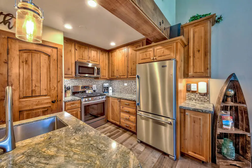 Luxurious Lakeland Village home with modern amenities and close to lake
