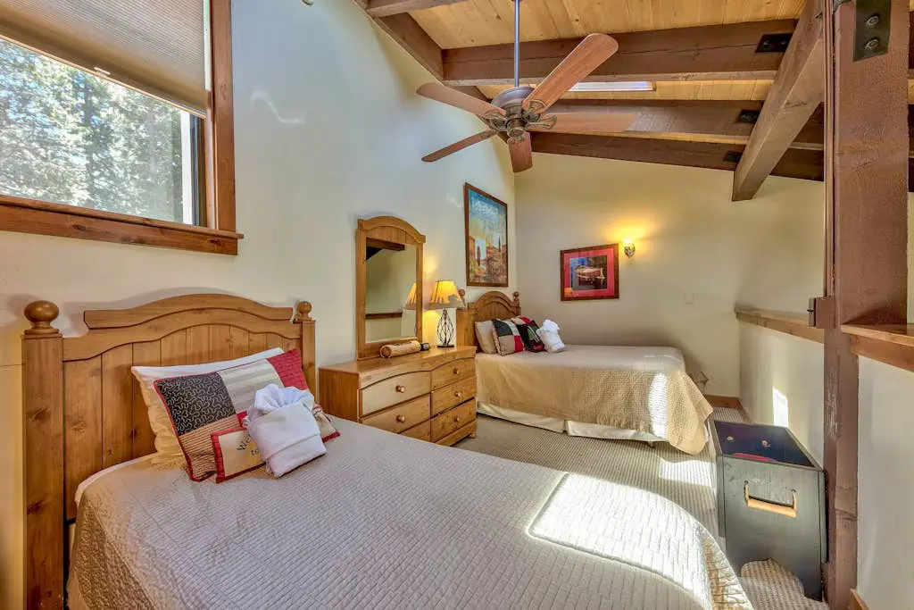 Luxurious Lakeland Village home with modern amenities and close to lake