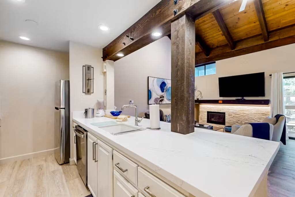 Lakeland Village Mountain Modern