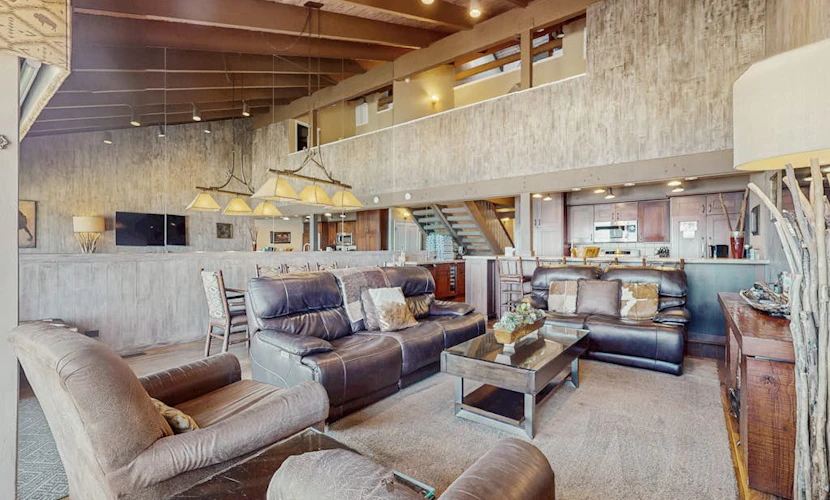 Lake Front Condo, steps from the beach with beautiful view of Lake Tahoe