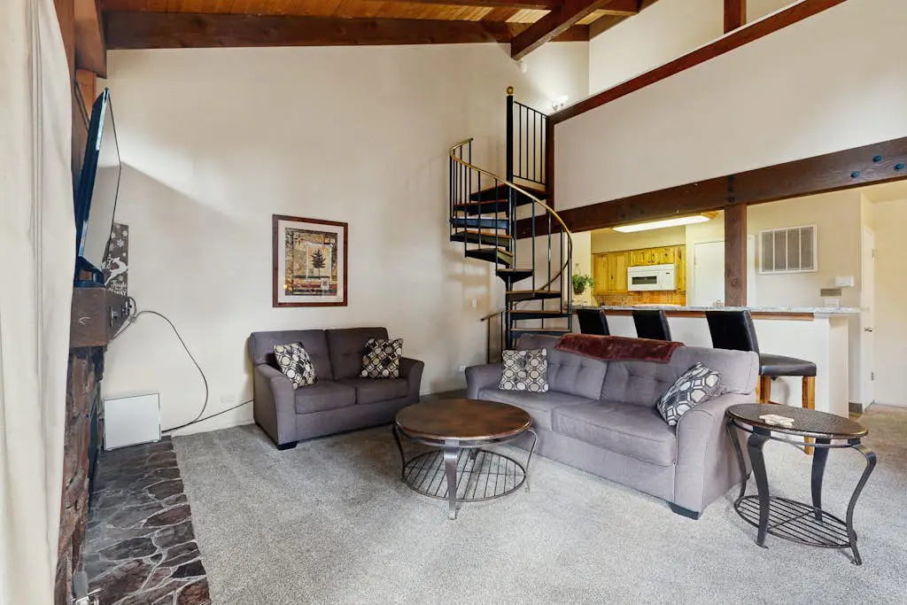 Beautiful Condo with private beach access, shared pools & hot tubs
