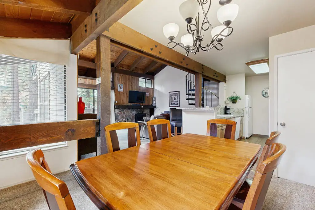 Beautiful Condo with private beach access, shared pools & hot tubs
