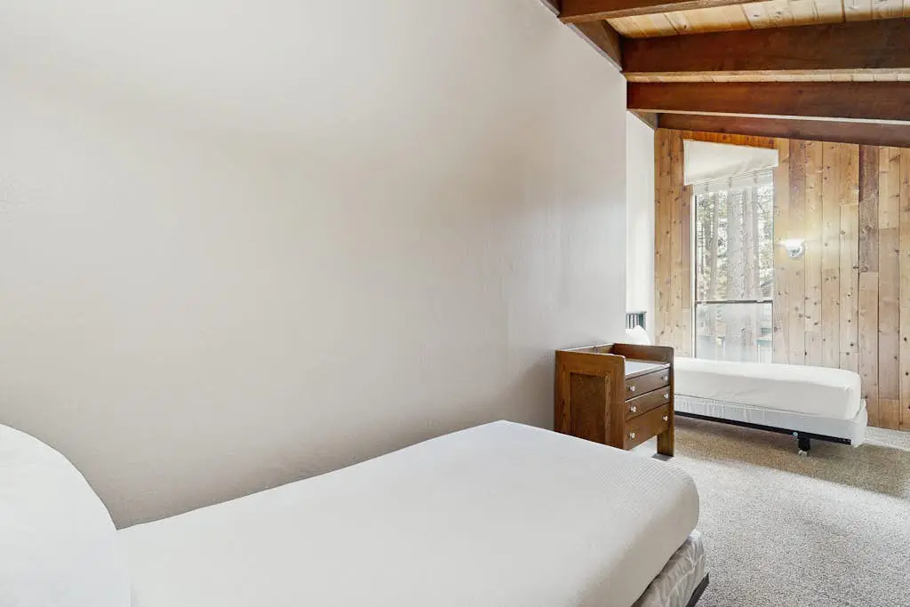 Beautiful Condo with private beach access, shared pools & hot tubs