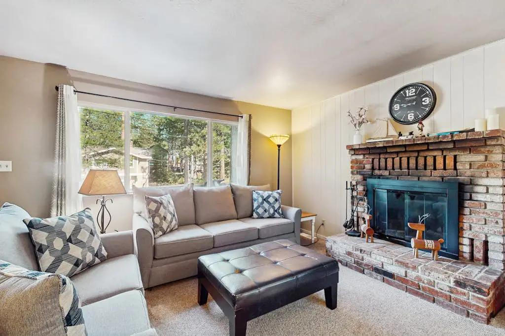 The Bear's Den