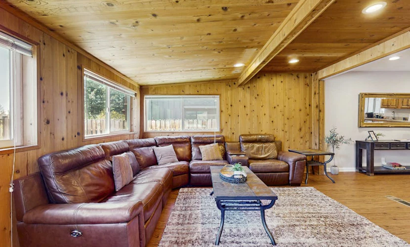 Edgewood Retreat | Hot Tub, Golf Course Views & Walk to Stateline