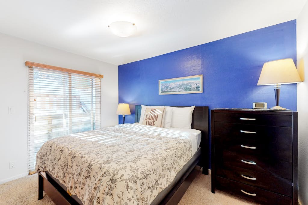 Two-story condo near lifts with fireplace, mountain views, & W/D, sleeps 6