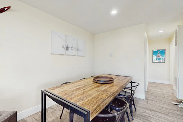 Dog-friendly mountain condo with washer/dryer, sleeps 2