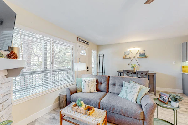 Tranquil condo in Stateline, sleeps 4