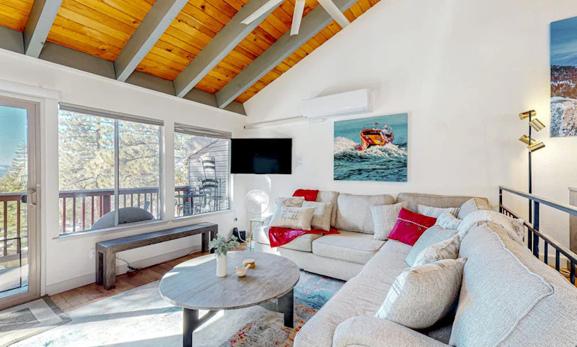 Condo near Lake Tahoe with pool, hot tub, grill, & wood fireplace - sleeps 6