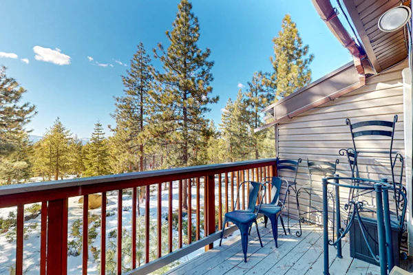 Condo near Lake Tahoe with pool, hot tub, grill, & wood fireplace - sleeps 6