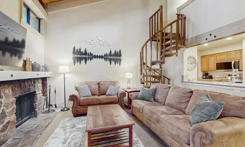 Lakeland Village Loft 416