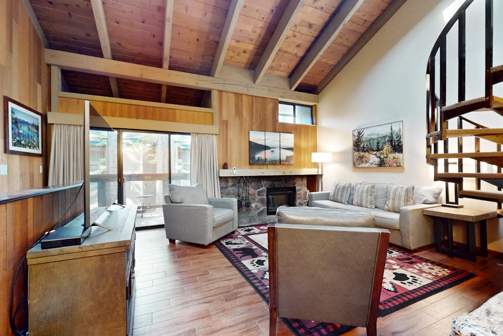 Your dream mountain getaway awaits at this Lakeland Village townhome