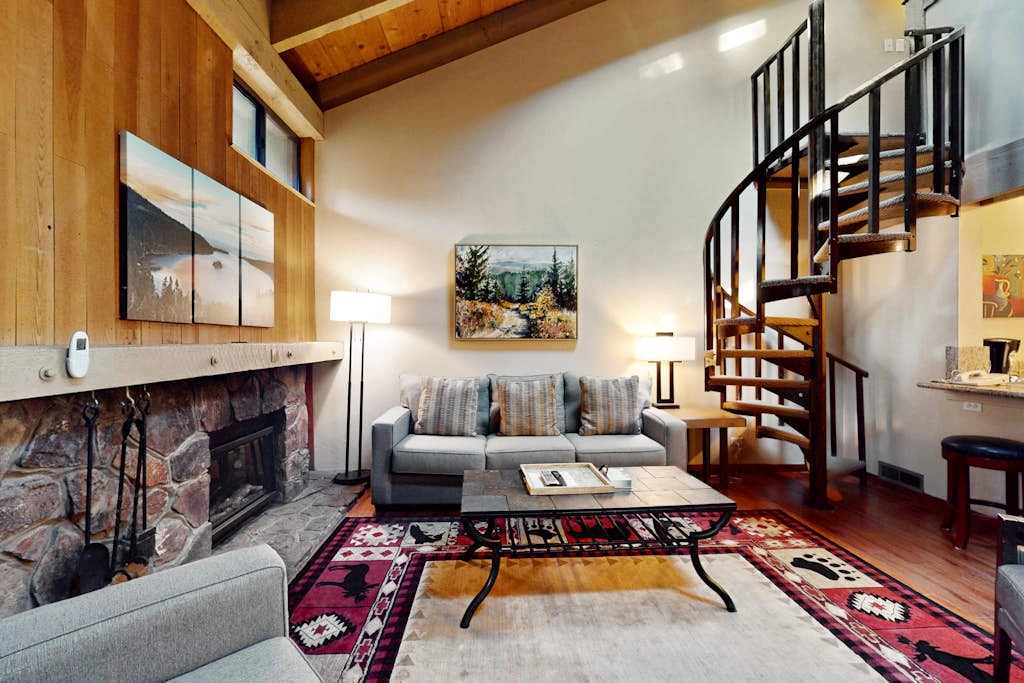 Your dream mountain getaway awaits at this Lakeland Village townhome