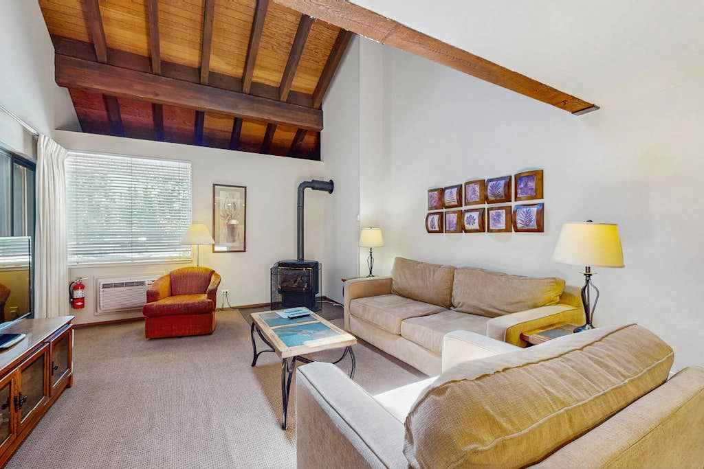 Pool-view mountain paradise awaits at this Lakeland Village home