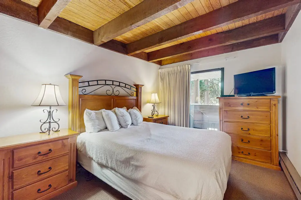 Pool-view mountain paradise awaits at this Lakeland Village home