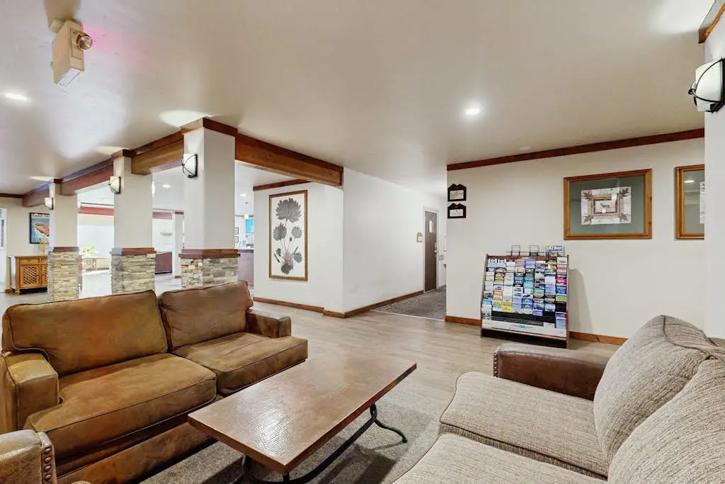 Pool-view mountain paradise awaits at this Lakeland Village home