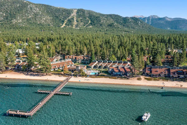 Dreamy mountain basecamp at Lakeland Village with amazing amenities