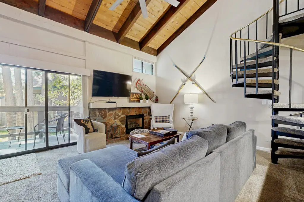 Dreamy mountain basecamp at Lakeland Village with amazing amenities