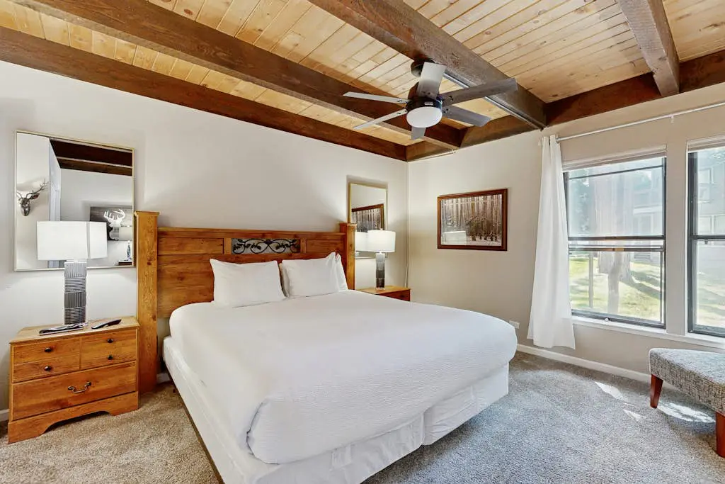 Dreamy mountain basecamp at Lakeland Village with amazing amenities