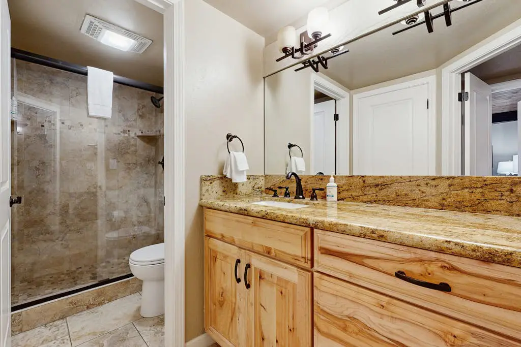 Dreamy mountain basecamp at Lakeland Village with amazing amenities