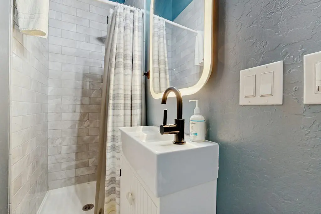 Dreamy mountain basecamp at Lakeland Village with amazing amenities