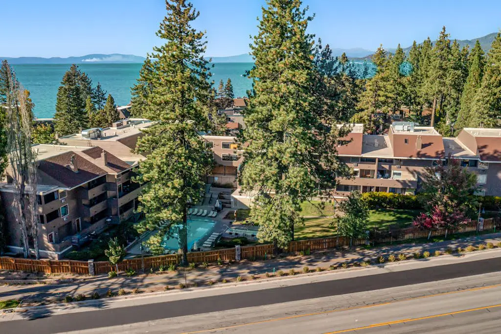 Lakeland Village 520