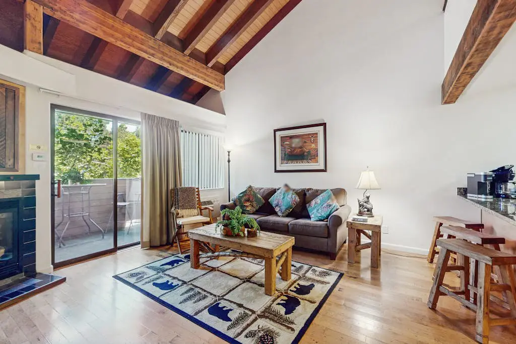 Lakeland Village #320