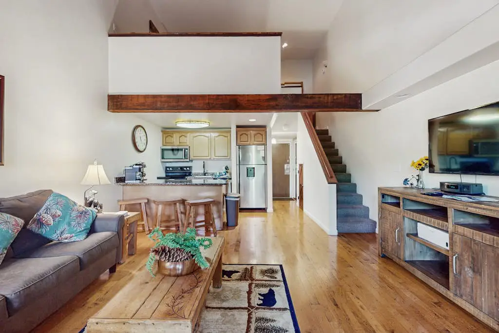 Lakeland Village #320