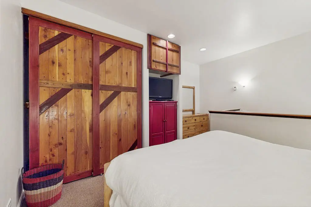 Lakeland Village #320