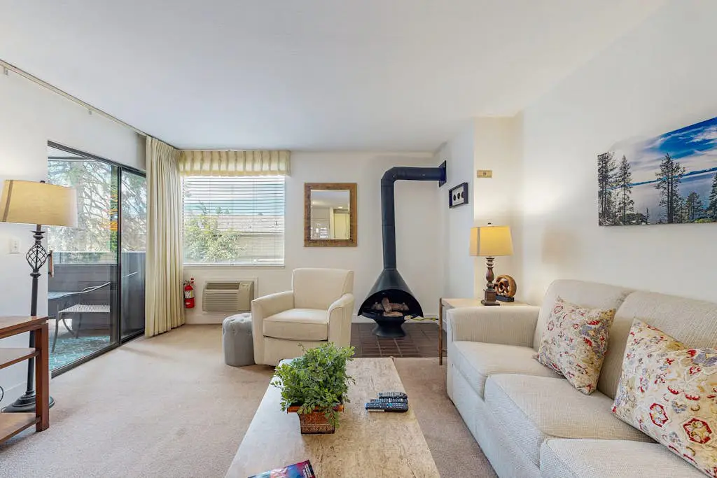 Lakeland Village 127