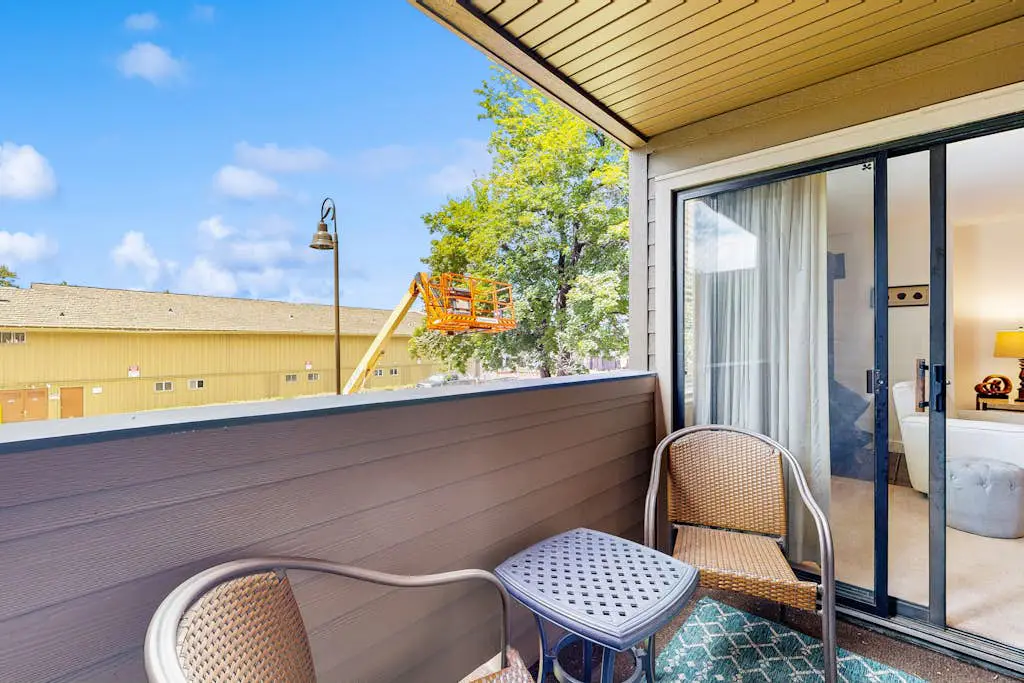 Lakeland Village 127