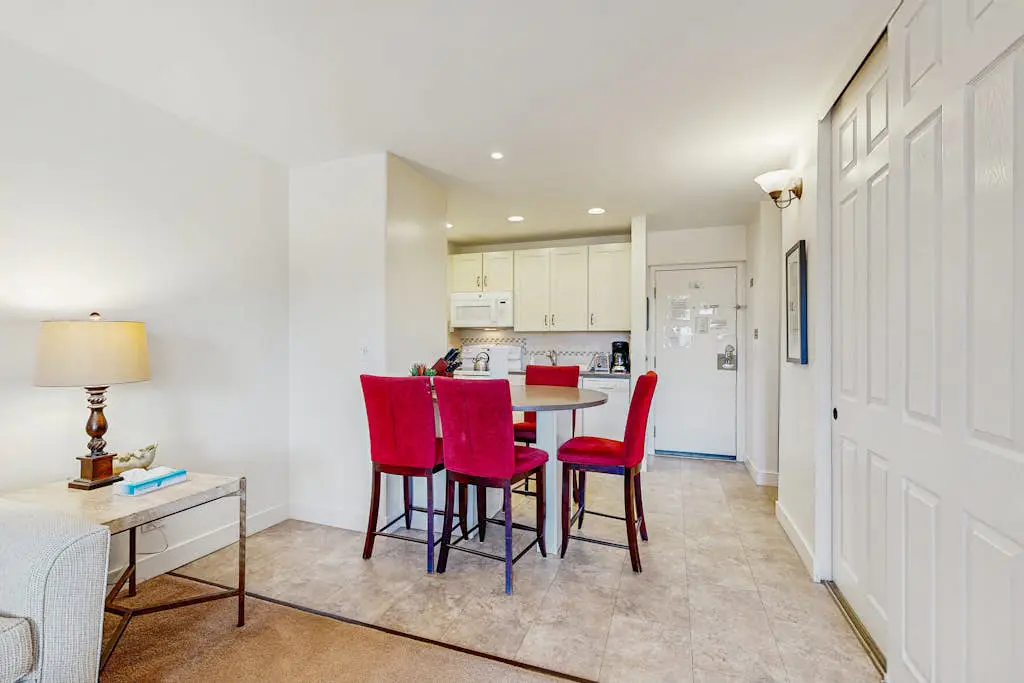 Lakeland Village 127