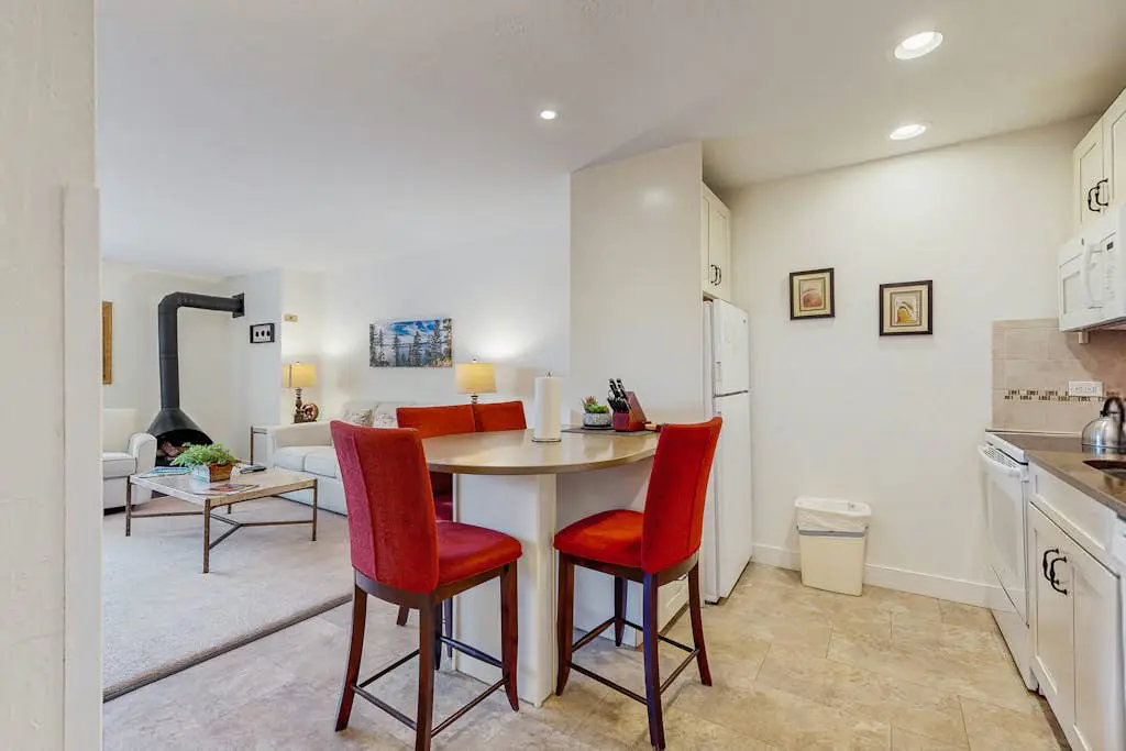 Lakeland Village 127